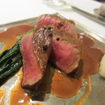 レカイヨ - フランス産シャロレー牛のロースト ジュのソース　アップ
