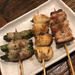Yasai Maki Kushiya Toori - オクラ、豚ノドブエ、豚バラ
