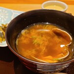鮨 大助 - 貝の味噌汁です。