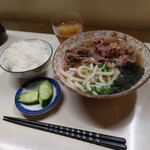 つるみ食堂 - 肉うどんと小ごはん