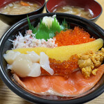 魚丼 - 