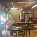 久山館 - 店内