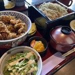 Suzumoto - イカ・エビ・ホタテかき揚げ丼と蕎麦セット
