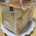 スワンベーカリー - ミルク食パン　410円