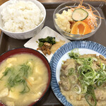 Riyuujimbashi shiyokudou - 結構豪華定食