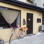 食堂カウ - 外観