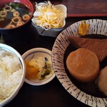 半田家 - おでん定食。さぁ、おでんの季節です。