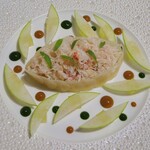 ロオジエ - ランチ 秋の特別メニュー：北海道産毛蟹　クルスタッセのロワイヤル　マリネした蕪のペタル　 葉のクーリィ　花梨のヴィネグレット