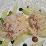 ロオジエ - ランチ 秋の特別メニュー：北海道産毛蟹　クルスタッセのロワイヤル　マリネした蕪のペタル　 葉のクーリィ　花梨のヴィネグレット（断面）