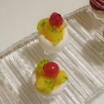 ロオジエ - ランチ 秋の特別メニュー：プチフール（パイナップル）