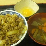Yoshinoya - 牛丼とけんちん汁と生玉子