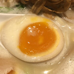 鶏 soba 座銀 - 燻製玉子