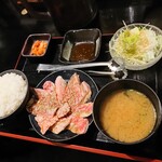 焼肉 TAKATOEN - 和牛カルビ定食(中)1,500円 202111