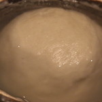 玄蕎麦 野中 - 淡い緑のそばがき；アップ