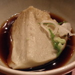 玄蕎麦 野中 - 淡い緑のそばがき；取り分けて