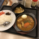 松屋 - チキンとごろっと野菜のスープカレー（780円）