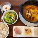 守破離 - 薬膳カレーセット＋杏仁豆腐　　　¥1,300-(税込)