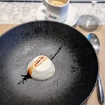 La Brianza - パンナコッタとディカフェコーヒー。