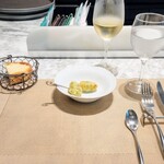 La Brianza - お料理に合わせて選んで下さったシチリアのインソリア。フルーティーでおいしいワインですね〜