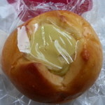 PAiN au TRADITIONNEL - クリームパン　ピスタージュ　１５０円