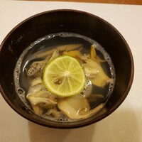 寿司処 かい原 - 白蛤と松茸としめじの椀物　コースの始まり