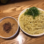 Menya Masara - 「麻辣濃厚担々つけ麺（太麺）」（850圓）、「W盛」（2玉、200圓）。