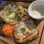 セルクル プリュス - 自家製2種のソースのラザニアプレート　ボスケソのラクレットチーズをのせて(1500円)美味しかったそうです✨