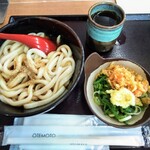 横井製麺所   - ぶっかけうどん（温）300円