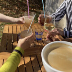 セルクル プリュス - かんぱ〜い✨誰かひとりだけワイン飲んでますねー♪