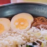 ウィンドー - 「月見そば（大盛り）」上側の撮影です(12/4UP)