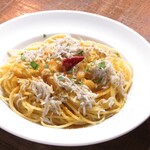 ビストリア - しらすとカラスミのペペロンチーノ