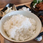 日山ごはん - ごはんと小鉢・漬物・・