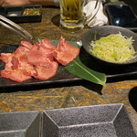 YAKINIKU HOMURA - 