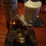 ＢＡＲ　ＯＬＤ  - グレンリベット２９年物のストレートと、牛乳とミネラルウォーターのチェイサー
