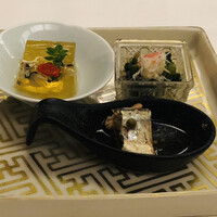 花蝶 銀座本店 - イワシのコンフィ、タラバガニと春菊の和物、フグの煮凝り