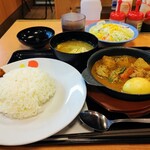 松屋 - チキンとごろっと野菜のスープカレー彩り生野菜セット880円