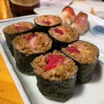 Maguro - 本まぐろ 細巻き 赤シャリ 150円