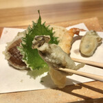 蕎麦割烹 蕎麦藤 - 牡蠣の天ぷらが入ってた