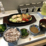 Momo kichi - ヘルシー鉄板定食(税込850円)