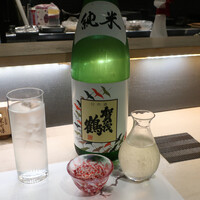 YAKITORI ごくう 新橋璃宮 - 賀茂鶴酒造が醸す「賀茂鶴（かもつる）」純米酒　R3BY