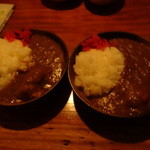 ＢＡＲ　ＯＬＤ  - 自家製カレーライス１人前をハーフポーション２つに