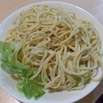 台湾料理 百味鮮 - 鍋専用の、追加の『 ラーメンの麺 』 100円  （ 税別 ）