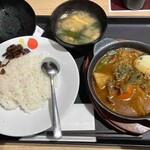 松屋 - 牛肉とごろっと野菜のスープカレー