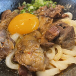 うどん×ちょい呑み 川崎うどん - 黒毛和牛の牛すじ煮こみぶっかけうどん980円