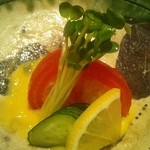 柏木 - トマトの中に蟹身が入っていた