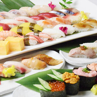 【豊富なメニュー】旬の新鮮鮮魚の寿司が握りたて！
