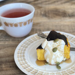 Aurora Kitchen - 世奈香茶(潤)、かぼちゃのバスクチーズケーキ〜メープルシロップがけ〜