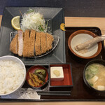 とんかつ 串揚げ ありが豚 - ランチ 芋豚とんかつ定食 上　１６００円　(2021/11)