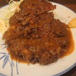 小千谷 - みそだれカツはボリュームあり、味変のカラシも付いてます。