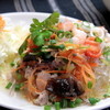 タイ屋台料理 ムエタイハウス - 料理写真:ヤムウンセン　タイの代表的な春雨料理　甘酸っぱさが特徴